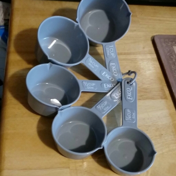 NWT Ekco Measuring cups - Picture 3 of 4